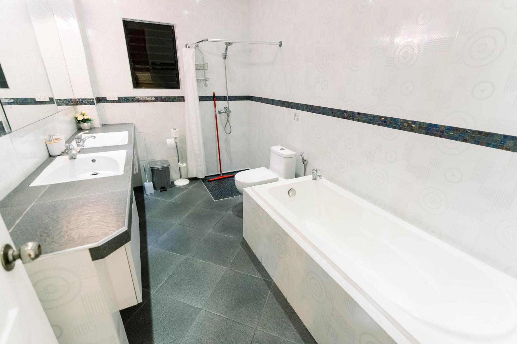 Luxury 4Br Apartment With Pool Behind Alona Beach Panglao Exterior photo